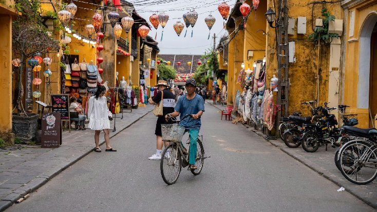 Classic Tour Vietnam 9 Days/ 8 Nights