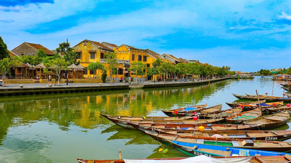 Classic Tour Vietnam 9 Days/ 8 Nights