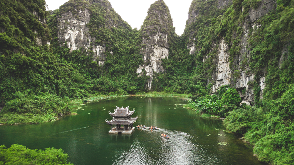 Lamda Travel: Your Premier Partner for Unforgettable Vietnamese Adventures