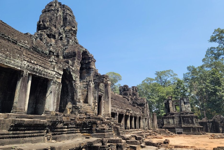 Cycling Holiday Saigon - Angkor War 10 Days/ 9 Nights